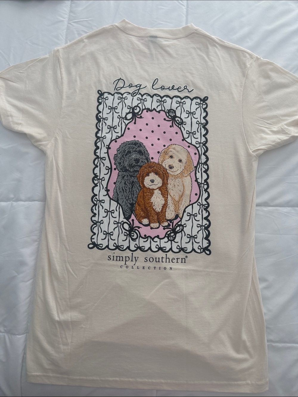 Simply Southern Cream Tee Dog Lover. Size Medium